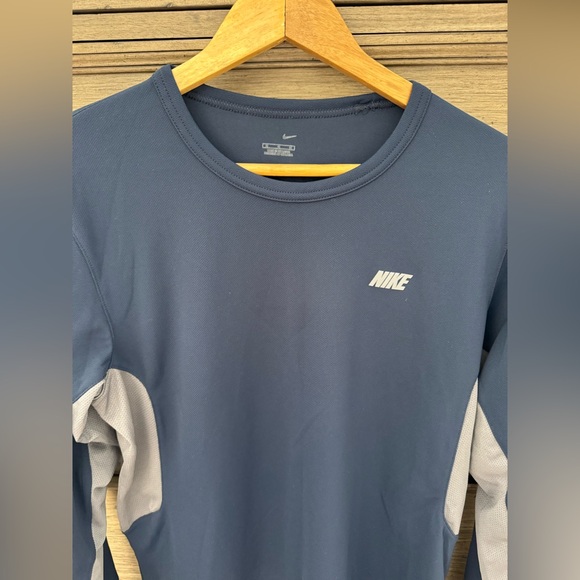 Nike Blue Long Sleeve Activewear Top EUC Sideline UV Performance Shirt B… - Picture 2 of 9